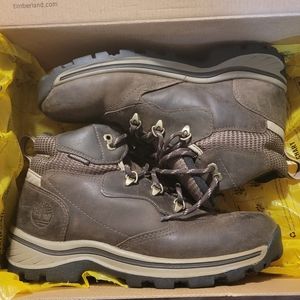 Youth 5.5 Timberland hiking boots